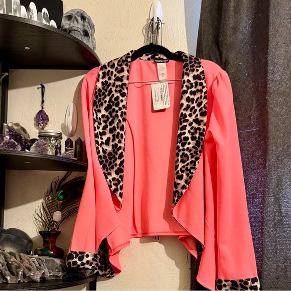 Heimish USA - Coral & Leopard Trim Blazer –(M) - NWT - Picture 2 of 5